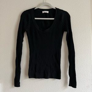 Ribbed stretch scoop neck long sleeve